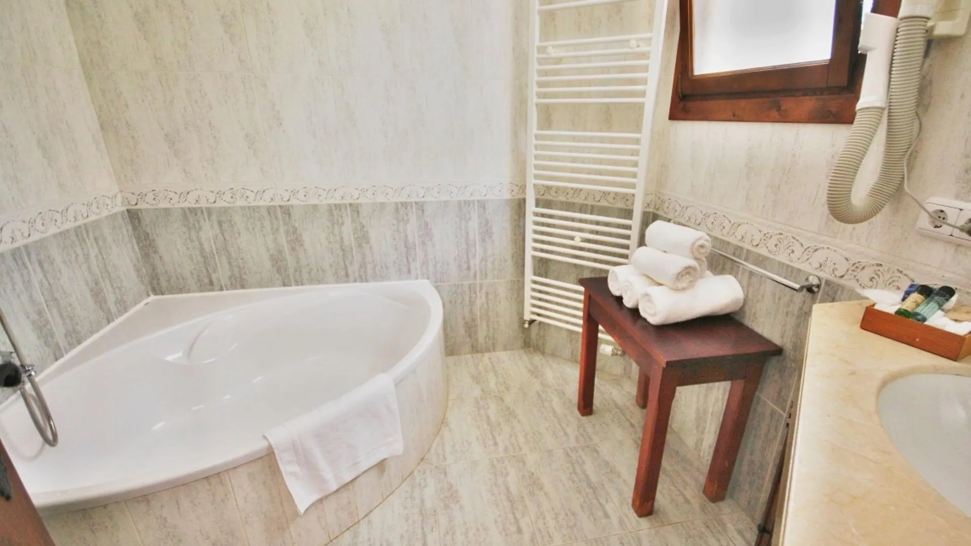 Hotel Rural Predio Son Serra Muro