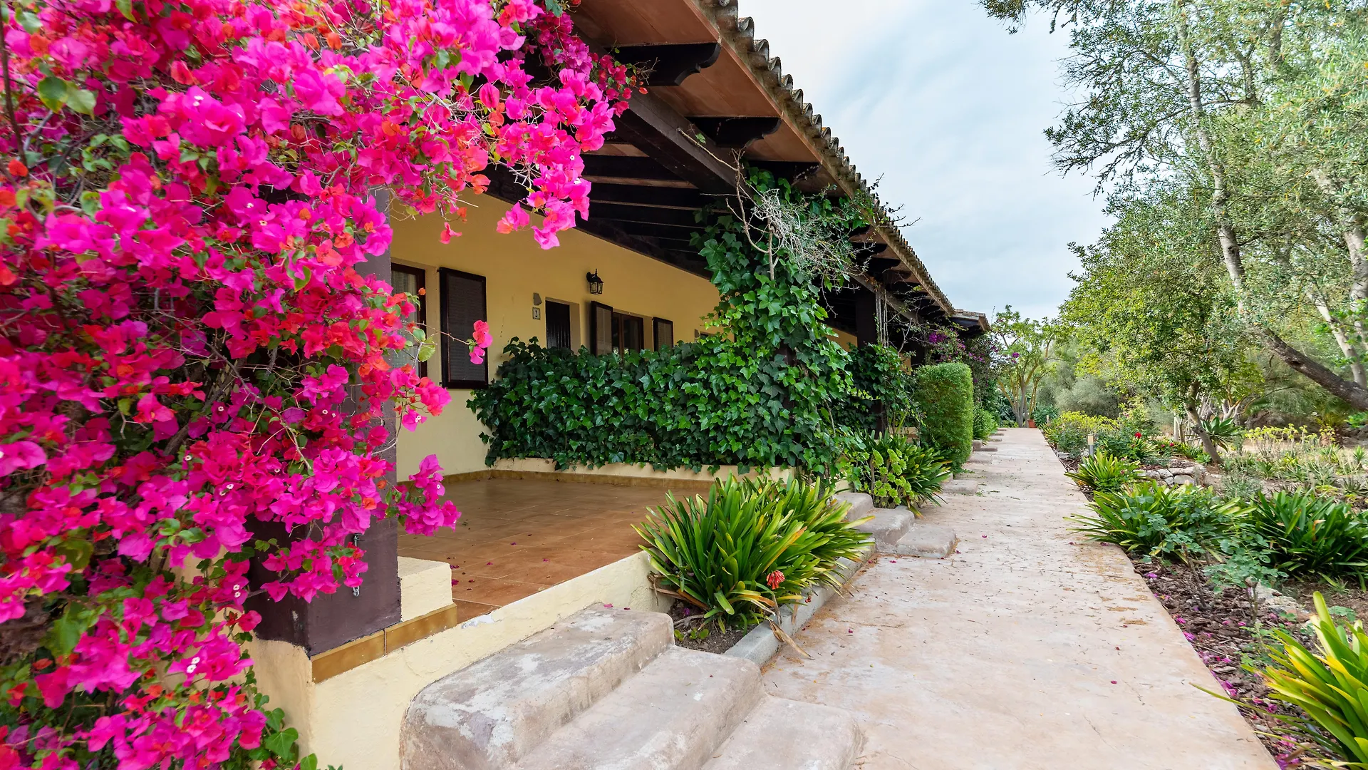 Hotel Rural Predio Son Serra Muro İspanya